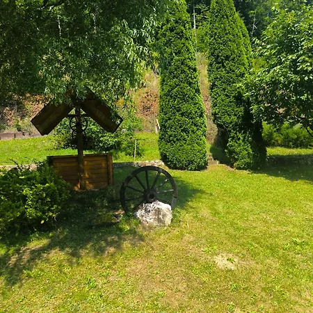 Sandra Chalet Revuca